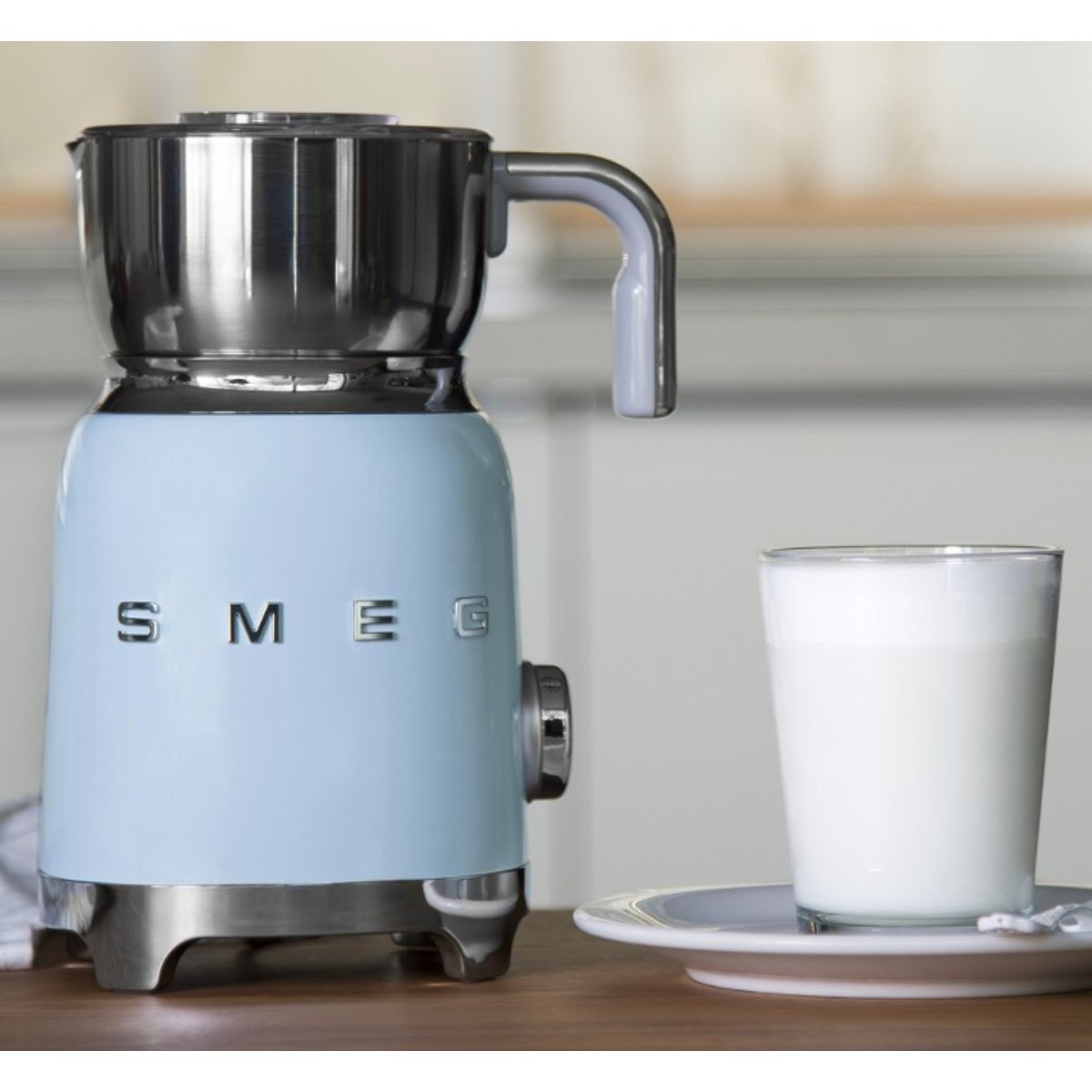 Smeg Electric Milk Frother 50's Style - Award Winning