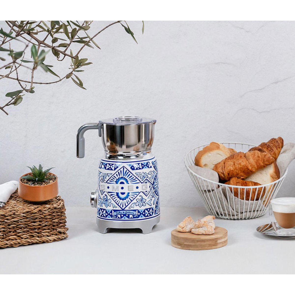 Smeg Electric Milk Frother 50's Style - Award Winning