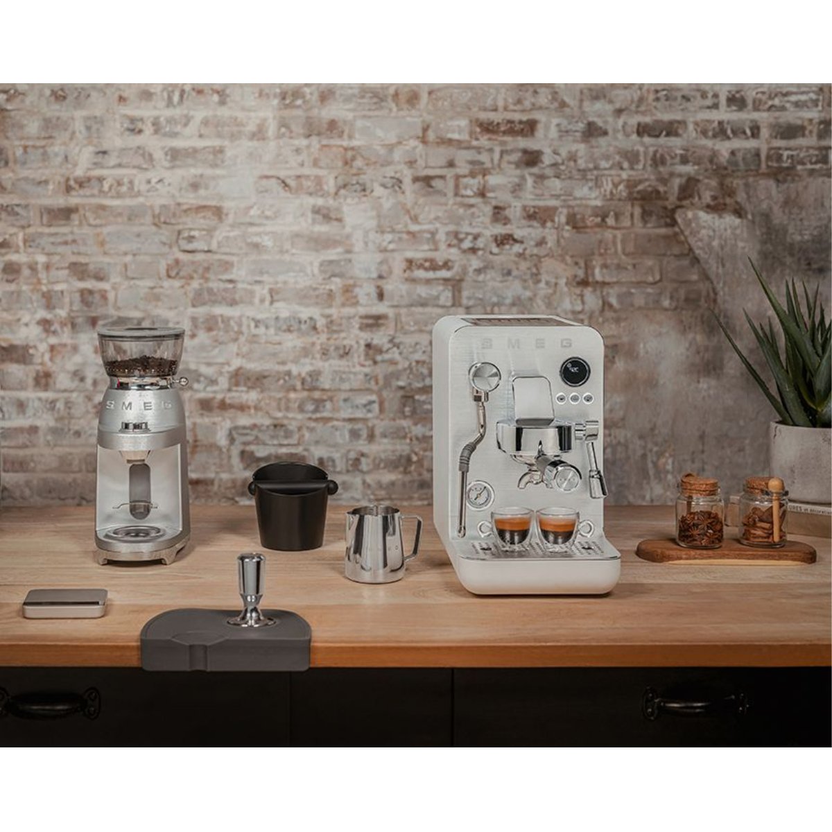 Smeg EMC02 MiniPro - Semi Professional Espresso Machine