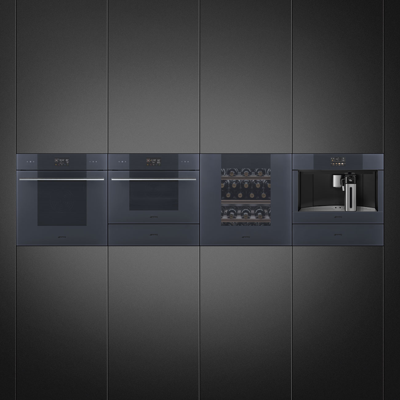 Smeg Linea Built-in Aesthetic Coffee Machine - Automatic